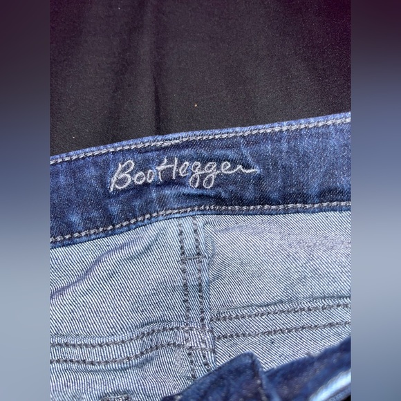 Bottle get ripped jeans. Size 24W 29L - Picture 2 of 2